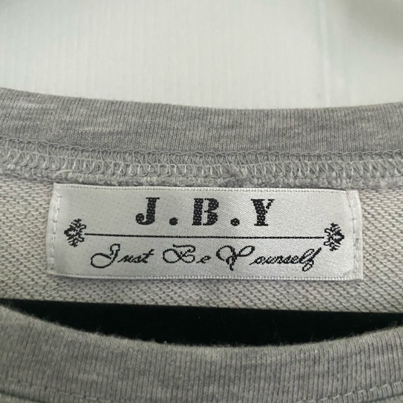 Grey J.B.Y crop top. - Picture 2 of 3